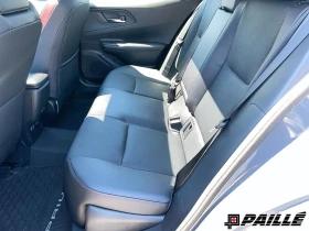 Toyota Prius Plug-In Hybrid XSE FWD, снимка 17