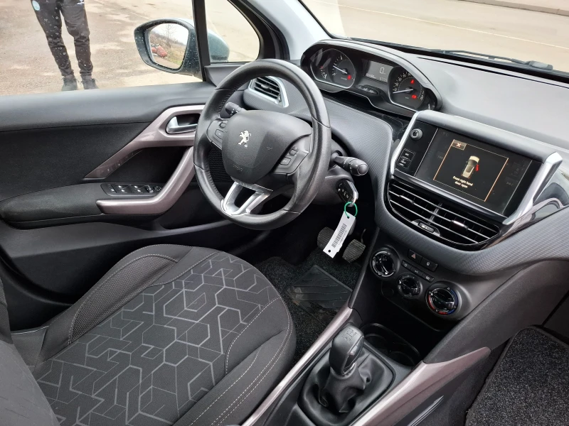 Peugeot 2008 1.6hdi, снимка 11 - Автомобили и джипове - 49273540