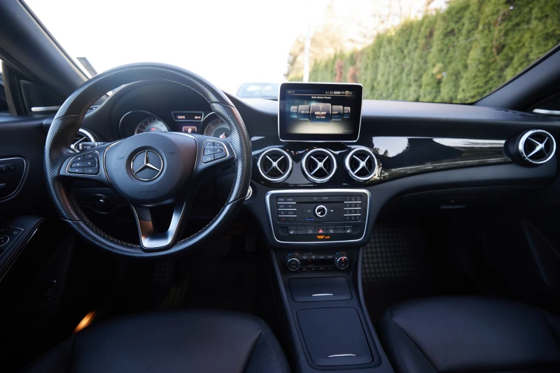 Mercedes-Benz CLA 250, снимка 9 - Автомобили и джипове - 52674483