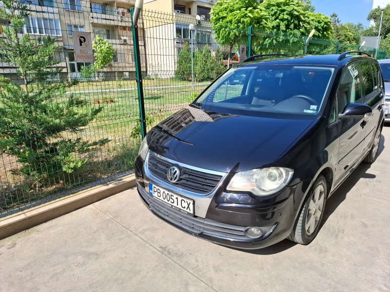 VW Touran 2.0 TDi DSG BKD, снимка 5 - Автомобили и джипове - 52252307