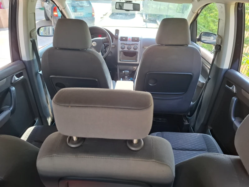 VW Touran 2.0 TDi DSG BKD, снимка 9 - Автомобили и джипове - 52252307