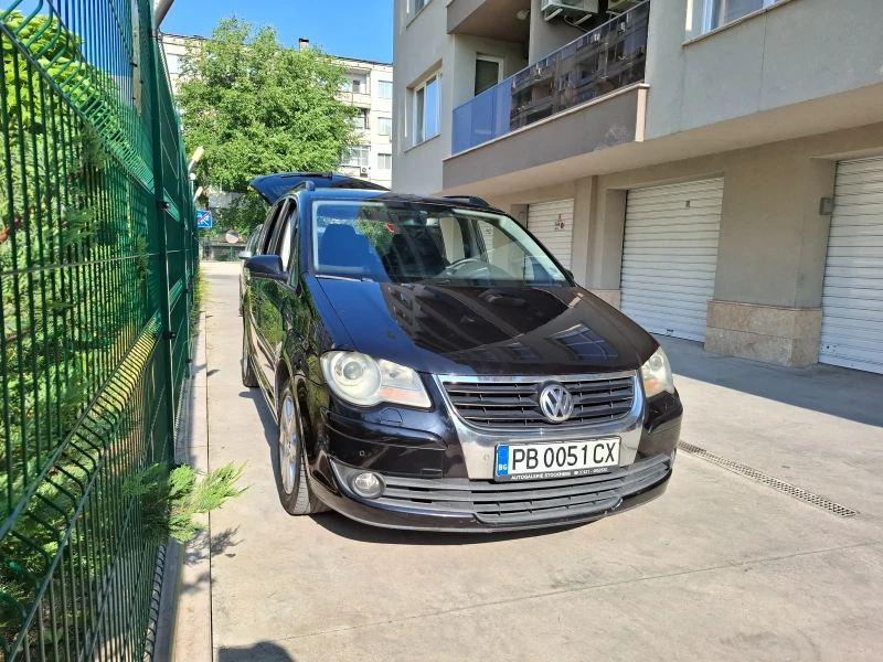 VW Touran 2.0 TDi DSG BKD, снимка 2 - Автомобили и джипове - 52252307