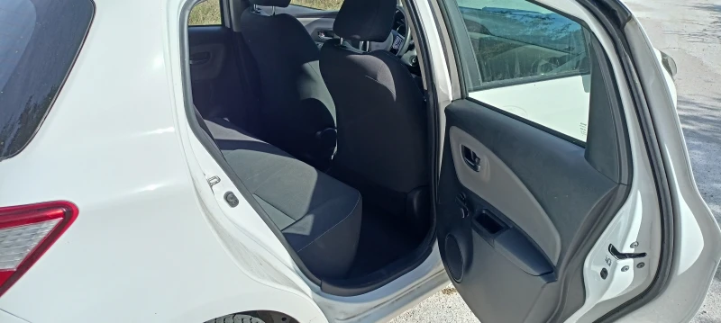 Toyota Yaris 1.5 CVT LUNA, снимка 11 - Автомобили и джипове - 52111662