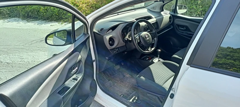 Toyota Yaris 1.5 CVT LUNA, снимка 9 - Автомобили и джипове - 52111662
