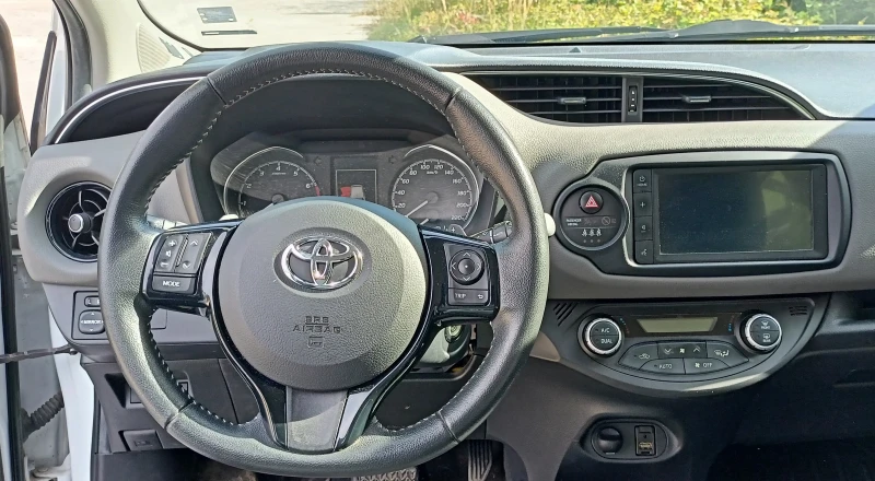 Toyota Yaris 1.5 CVT LUNA, снимка 13 - Автомобили и джипове - 52111662