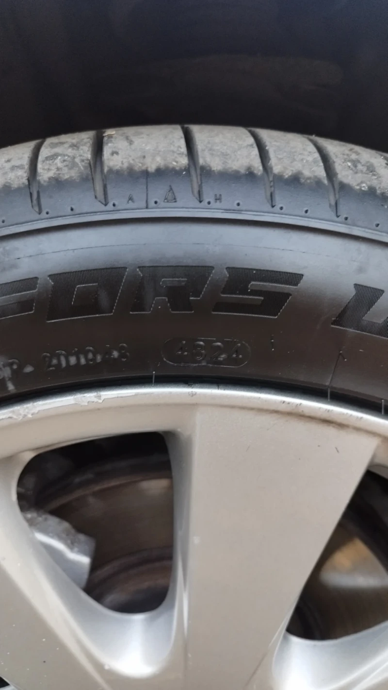 Toyota Avensis Avensis, снимка 14 - Автомобили и джипове - 52290735