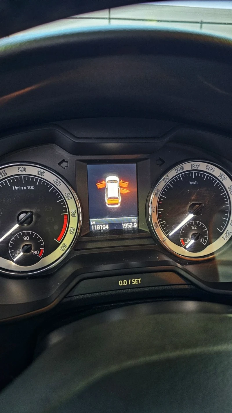 Skoda Octavia, снимка 8 - Автомобили и джипове - 52554348