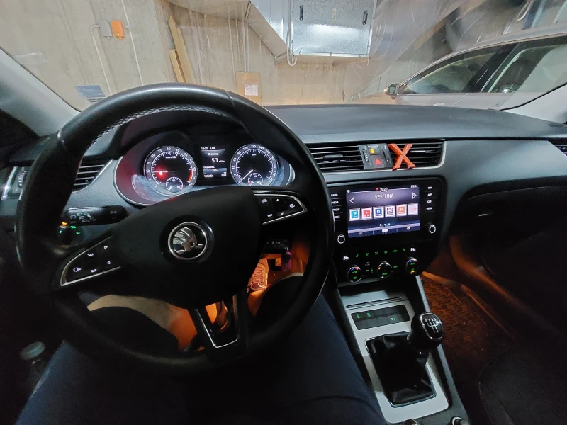 Skoda Octavia, снимка 17 - Автомобили и джипове - 52554348