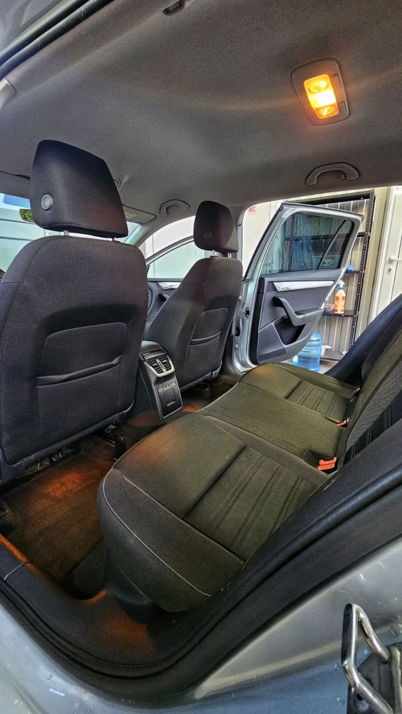 Skoda Octavia, снимка 9 - Автомобили и джипове - 52554348