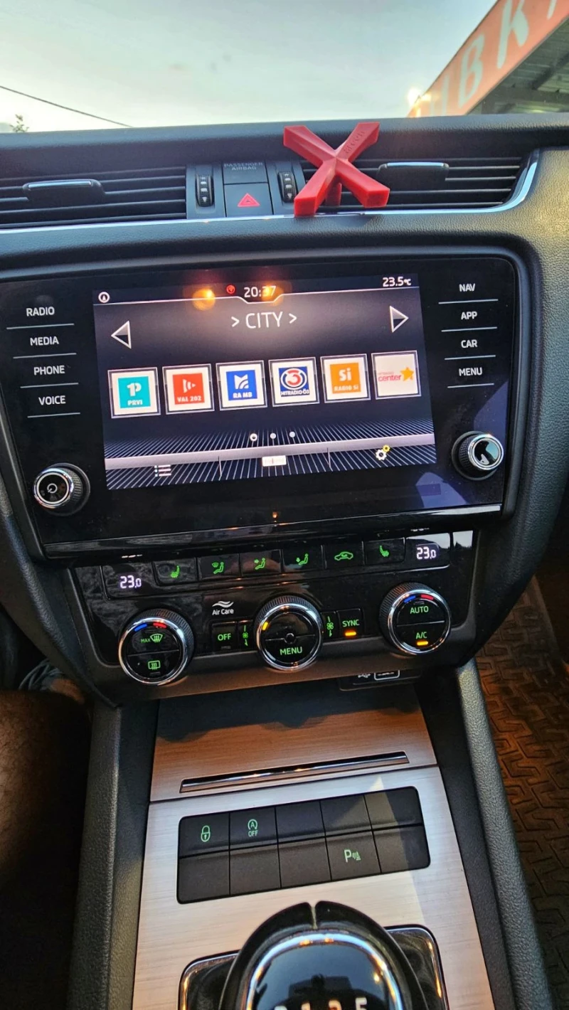 Skoda Octavia, снимка 10 - Автомобили и джипове - 52554348