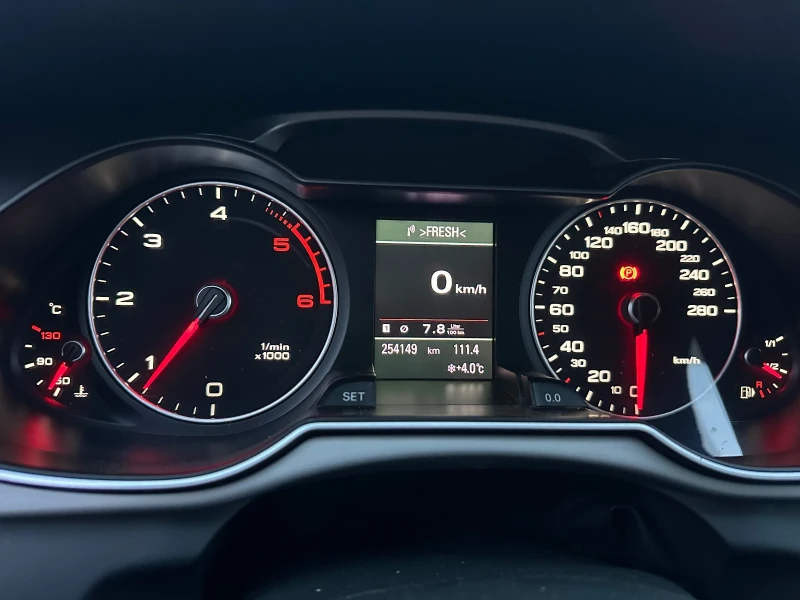 Audi A4 2.0 TDI 177 к.с, снимка 8 - Автомобили и джипове - 53455153