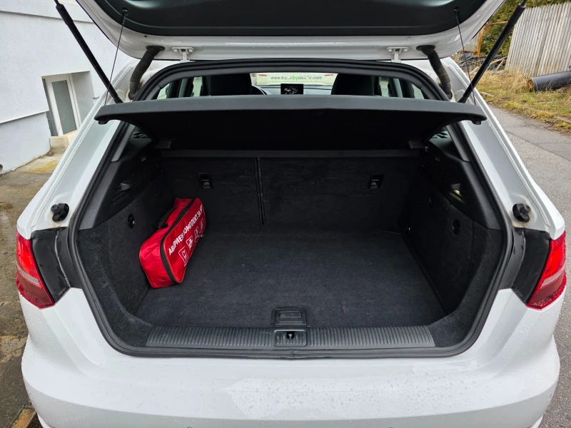 Audi A3 Sportback 30 TFSI, снимка 8 - Автомобили и джипове - 53493669