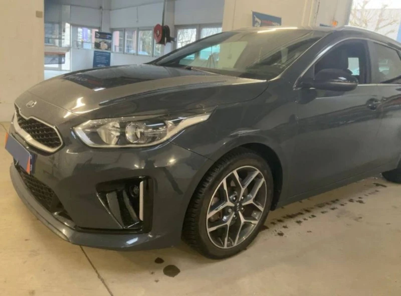 Kia Ceed 1.6 CRDi GT-Line /Digital/Avtomat/Navi, снимка 3 - Автомобили и джипове - 53569748