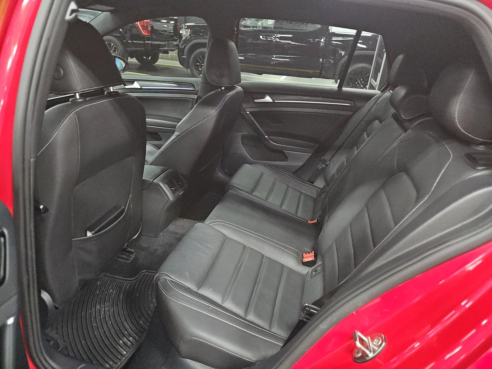 VW Golf R | Mobile.bg   13