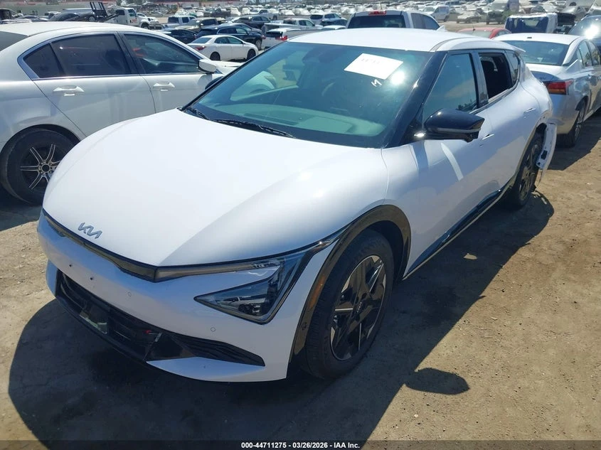 Kia EV6 Wind, снимка 2 - Автомобили и джипове - 54419070