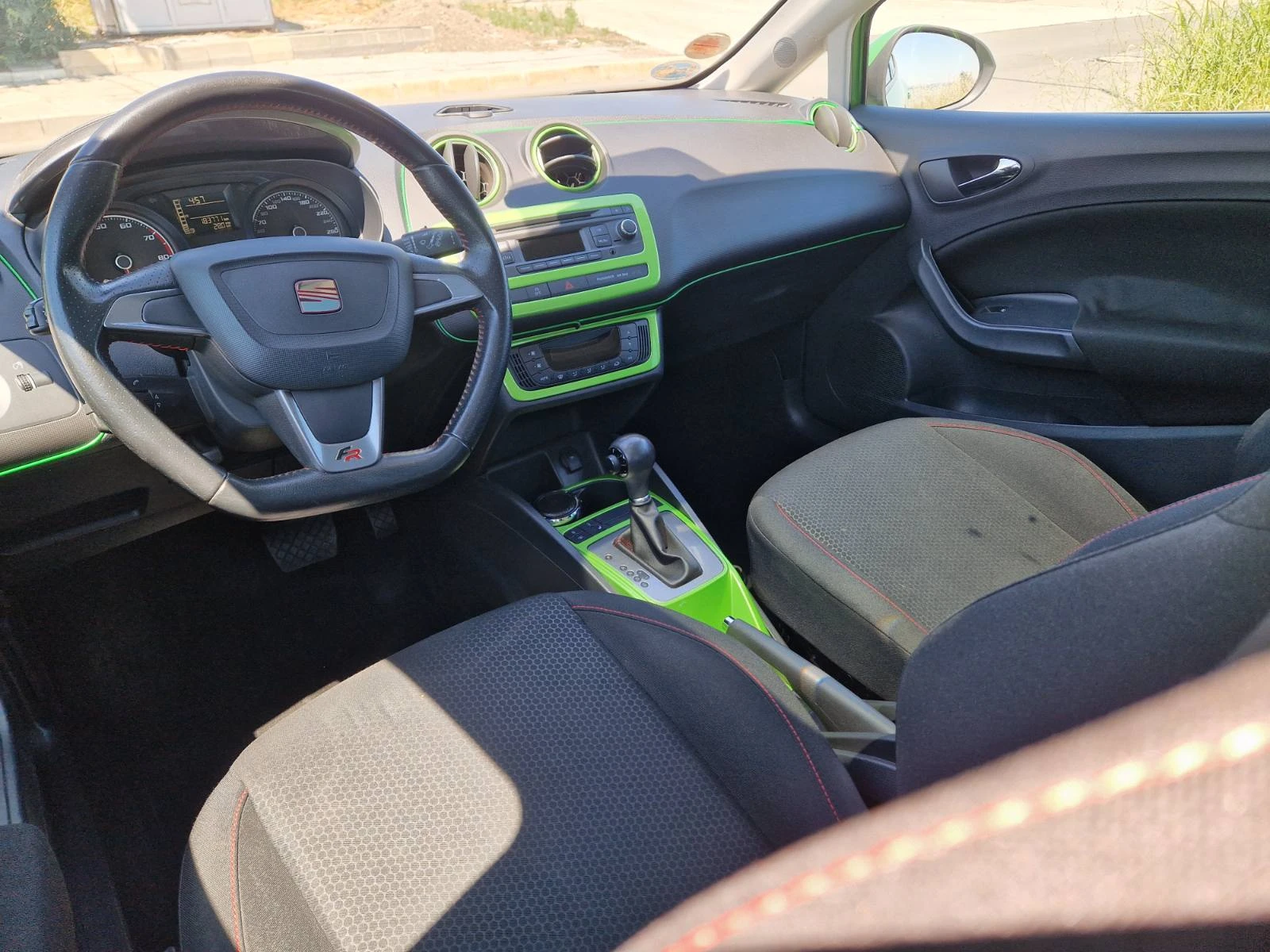 Seat Ibiza 1.4 TSI FR, снимка 11 - Автомобили и джипове - 54999952