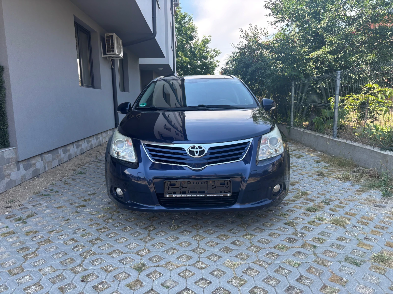 Toyota Avensis 2.2d AT EURO 5, снимка 2 - Автомобили и джипове - 55011818