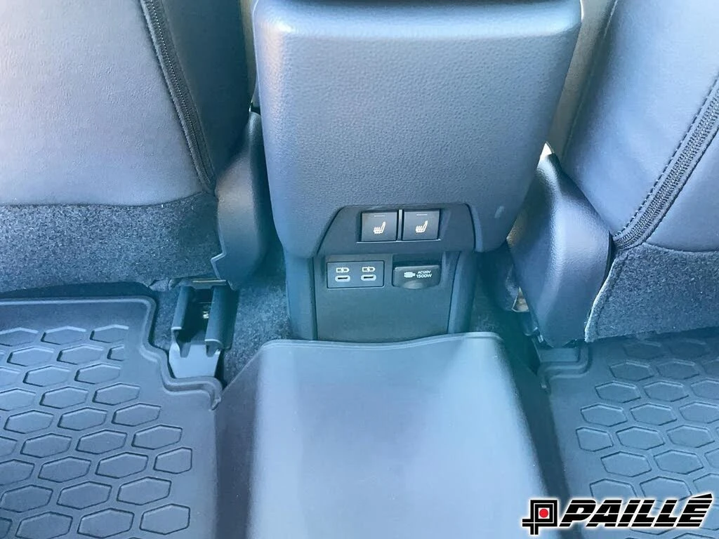 Toyota Prius Plug-In Hybrid XSE FWD, снимка 15 - Автомобили и джипове - 55165610