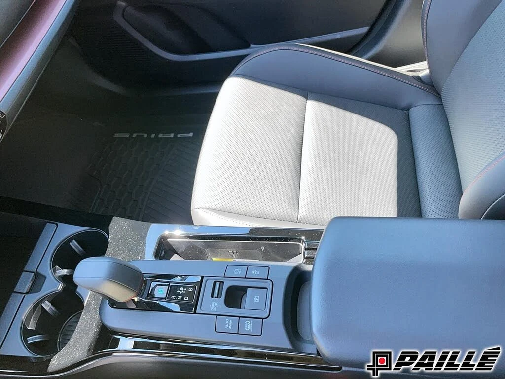 Toyota Prius Plug-In Hybrid XSE FWD, снимка 14 - Автомобили и джипове - 55165610