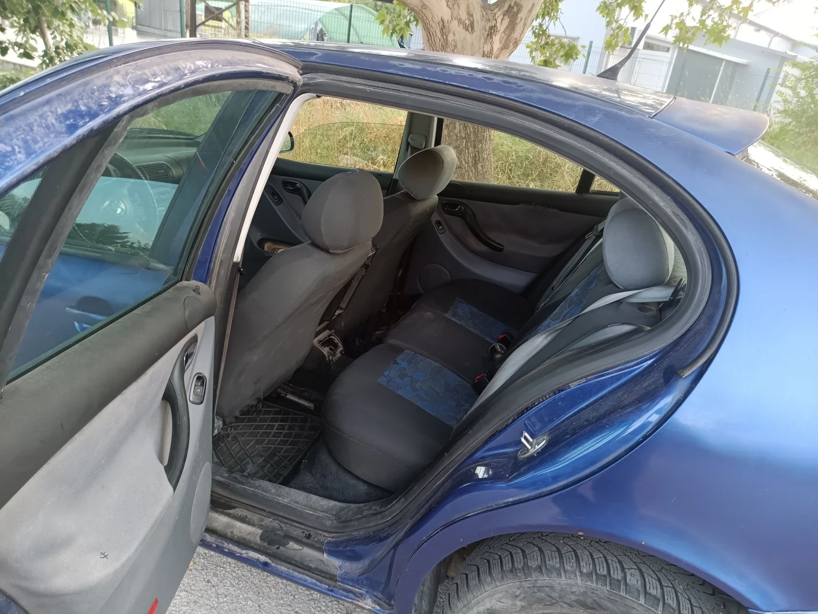 Seat Leon, снимка 2 - Автомобили и джипове - 55317545