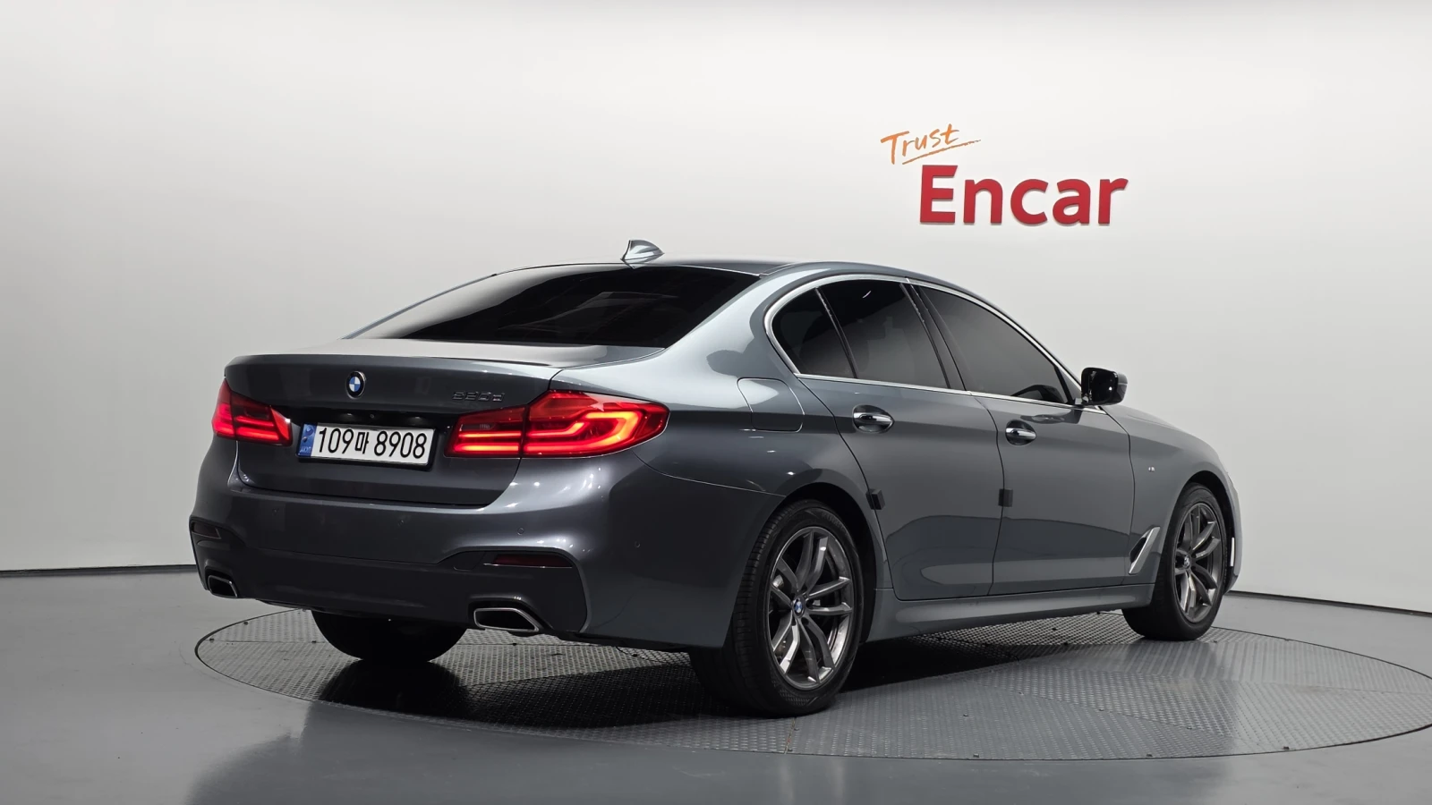 BMW 520 BLIND SPOT* HUD* ЛЮК* КРАЙНА ЦЕНА, снимка 2 - Автомобили и джипове - 55344740