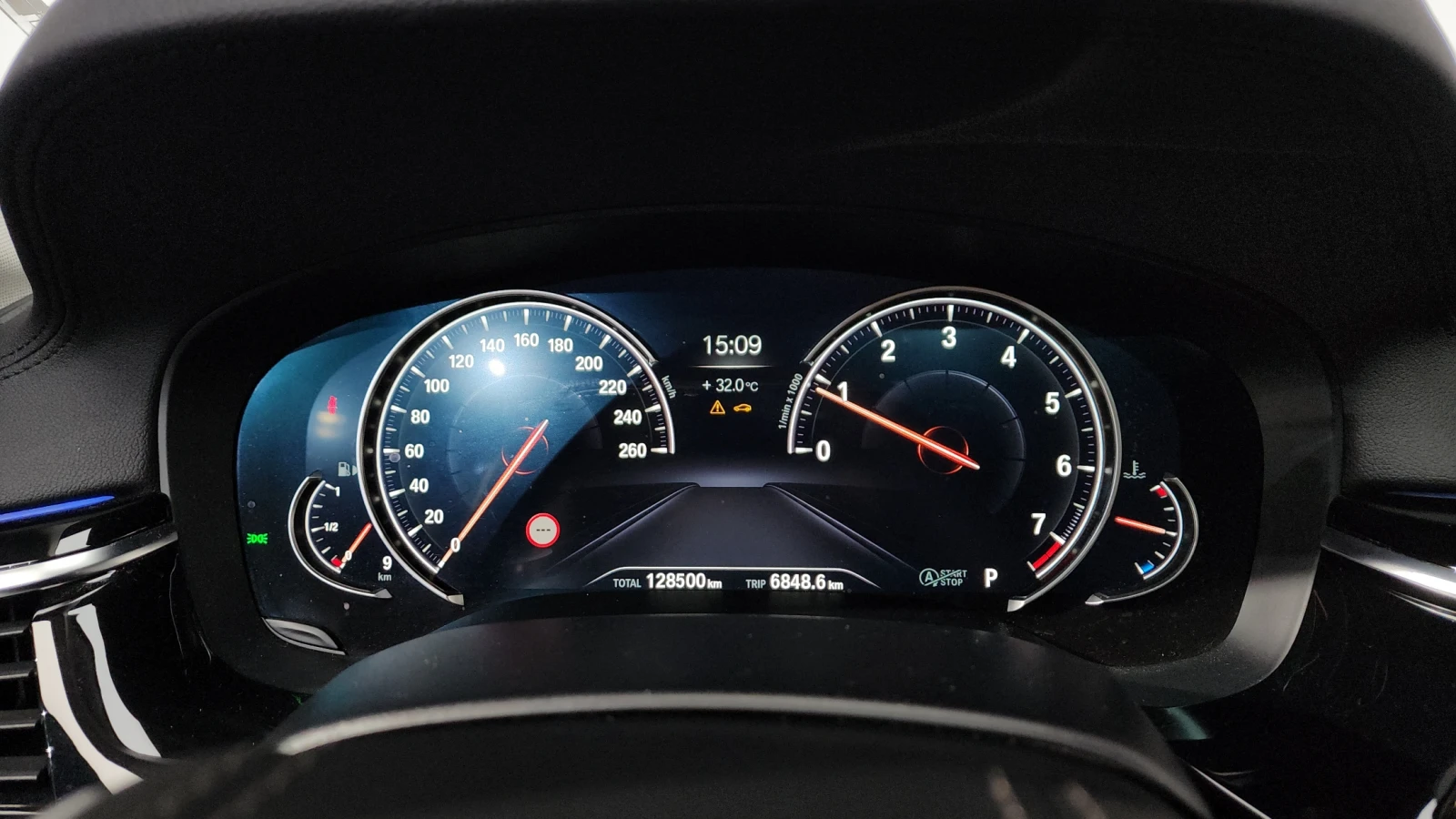 BMW 520 BLIND SPOT* ЕЛ. БАГАЖНИК* HUD* ЛЮК* КРАЙНА ЦЕНА, снимка 8 - Автомобили и джипове - 55344740