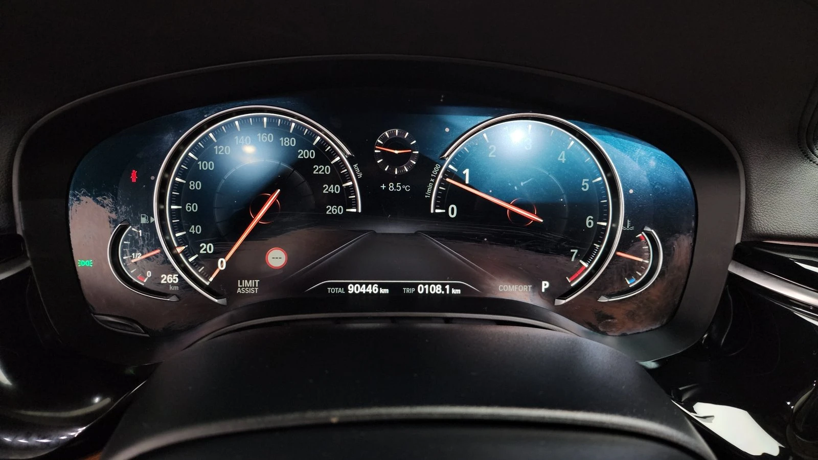 BMW 520 ЛЮК* HUD* ПОДГРЕВ ВОЛАН* ЕЛ. БАГАЖНИК* КРАЙНА ЦЕНА, снимка 8 - Автомобили и джипове - 55344740
