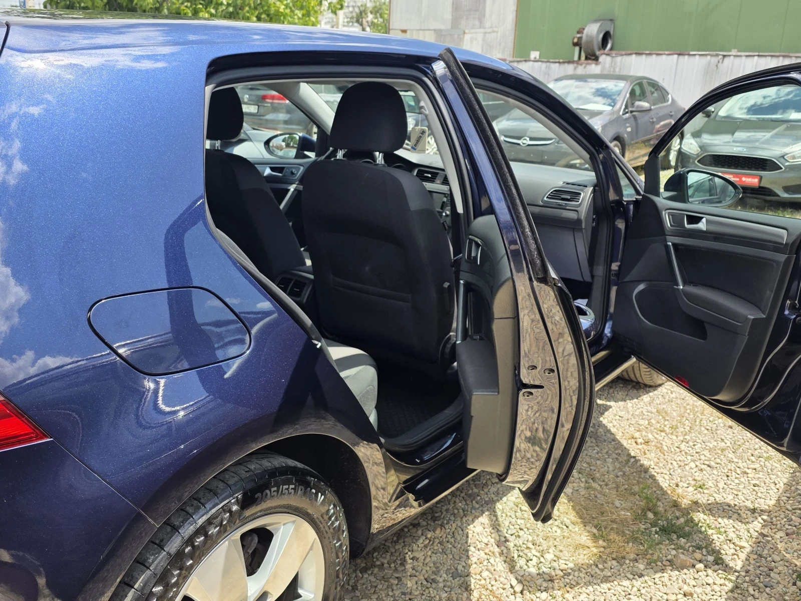 VW Golf 1.2 TSI BLUEMOTION, снимка 7 - Автомобили и джипове - 55390771