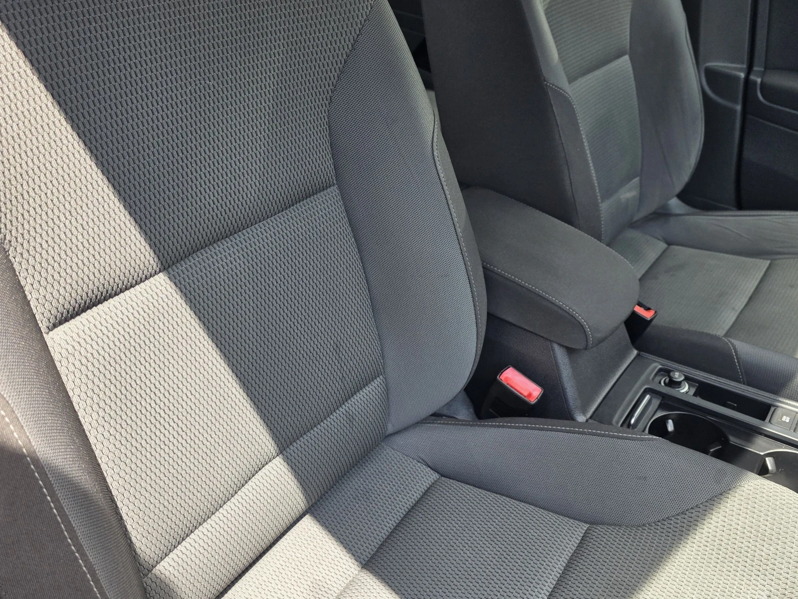 VW Golf 1.2 TSI BLUEMOTION, снимка 16 - Автомобили и джипове - 55390771