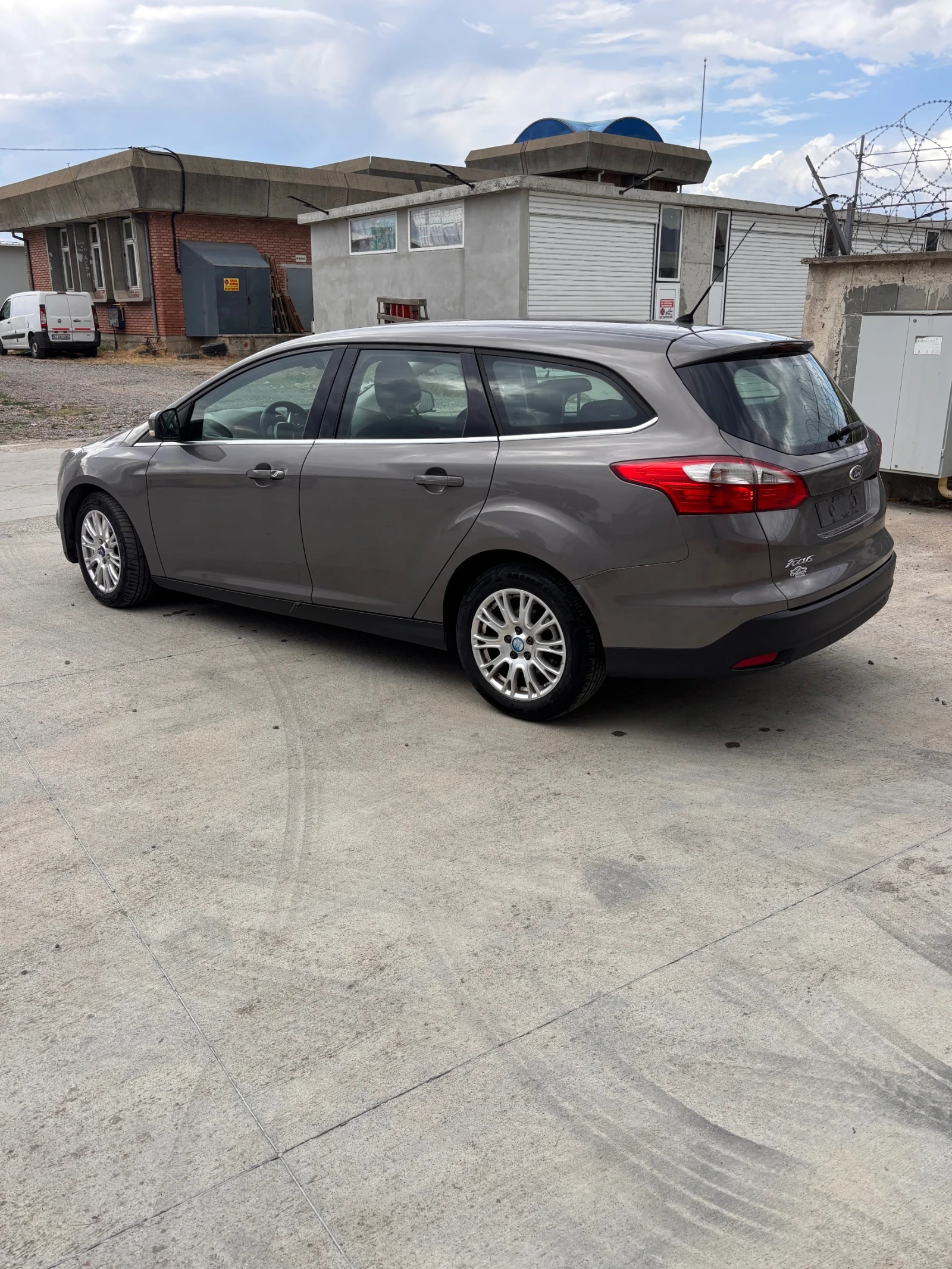 Ford Focus 1.6TDCI* Keyless* NAVI* , снимка 4 - Автомобили и джипове - 55415265