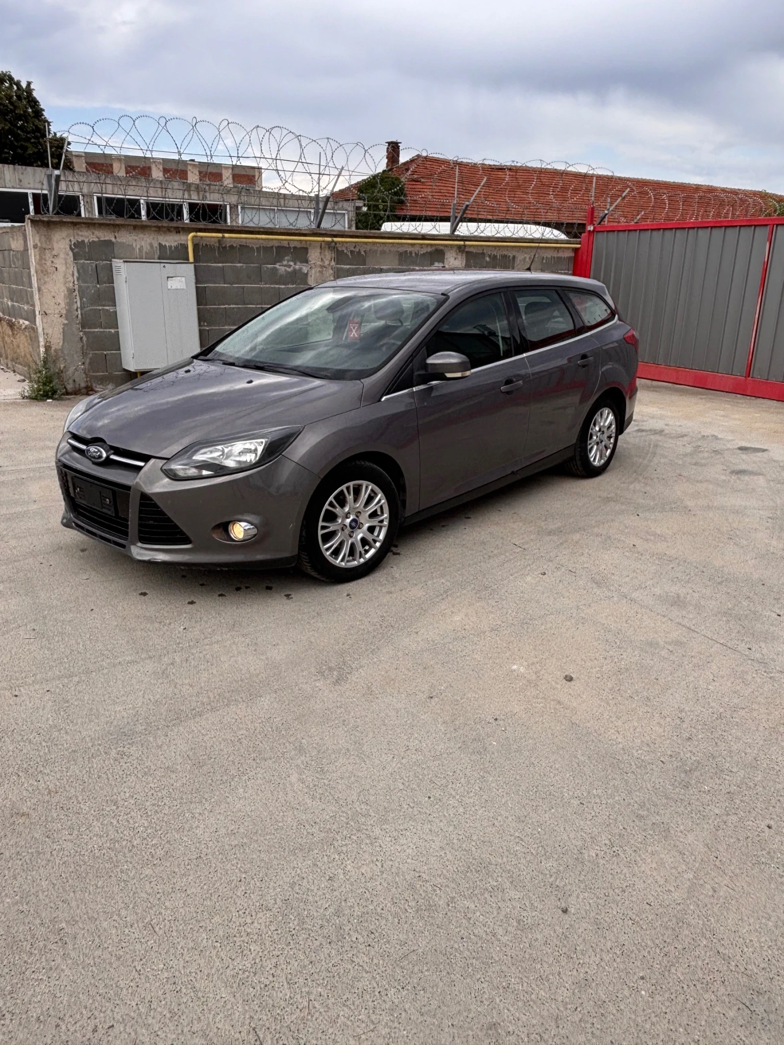 Ford Focus 1.6TDCI* Keyless* NAVI* , снимка 2 - Автомобили и джипове - 55415265