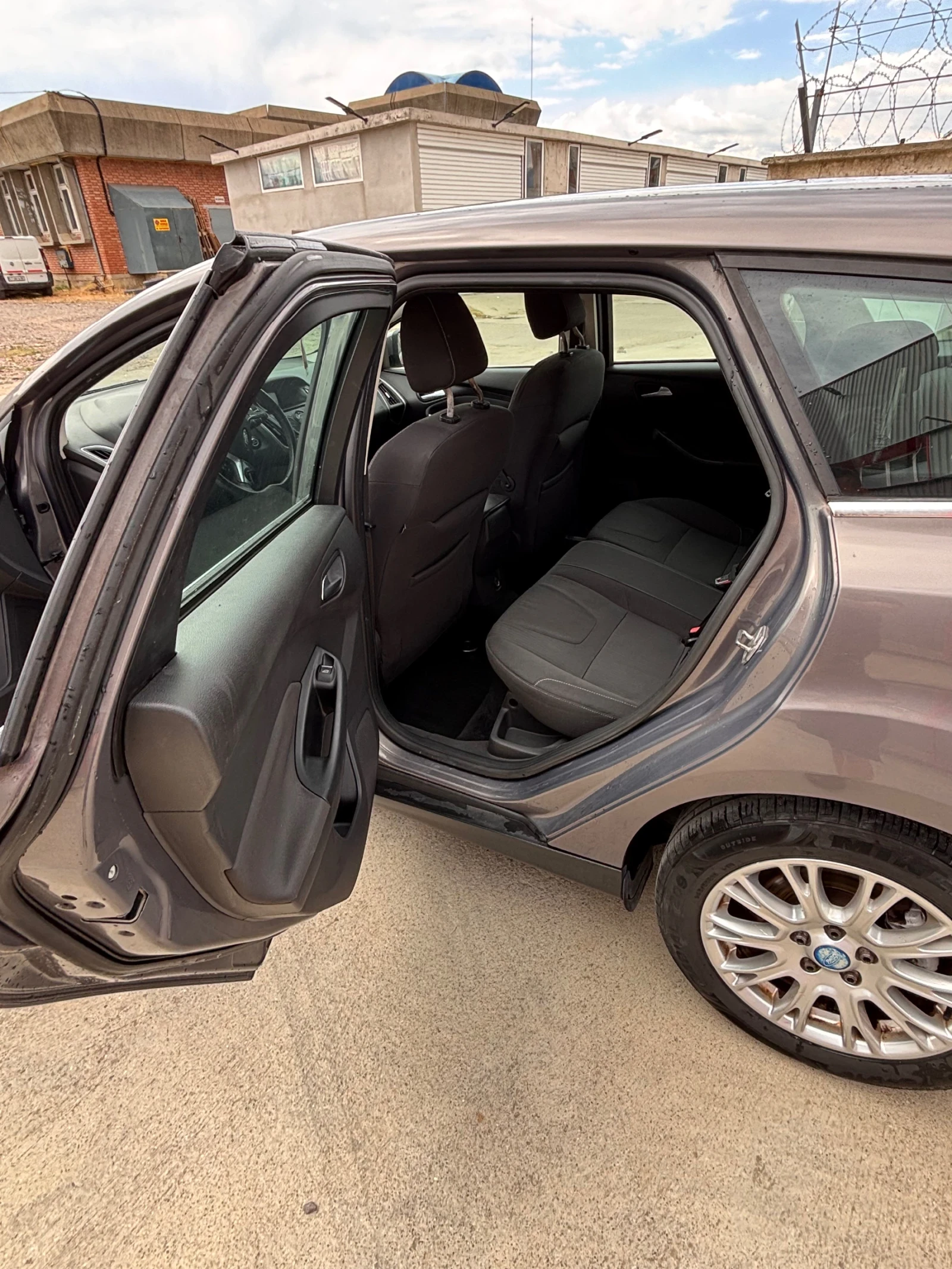 Ford Focus 1.6TDCI* Keyless* NAVI* , снимка 8 - Автомобили и джипове - 55415265