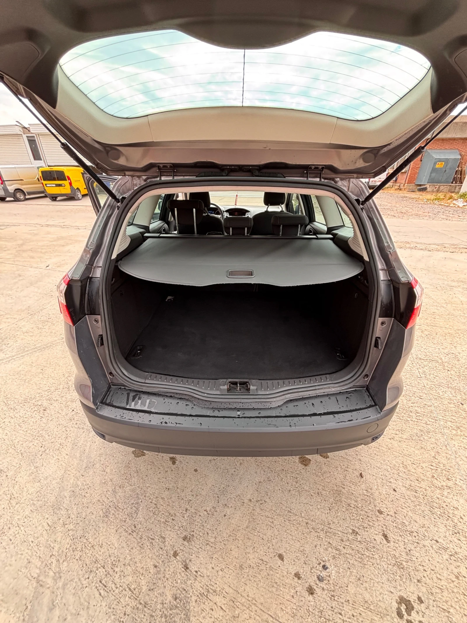 Ford Focus 1.6TDCI* Keyless* NAVI* , снимка 12 - Автомобили и джипове - 55415265