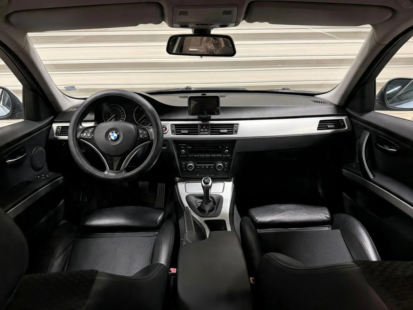 BMW 320, снимка 16 - Автомобили и джипове - 55648893