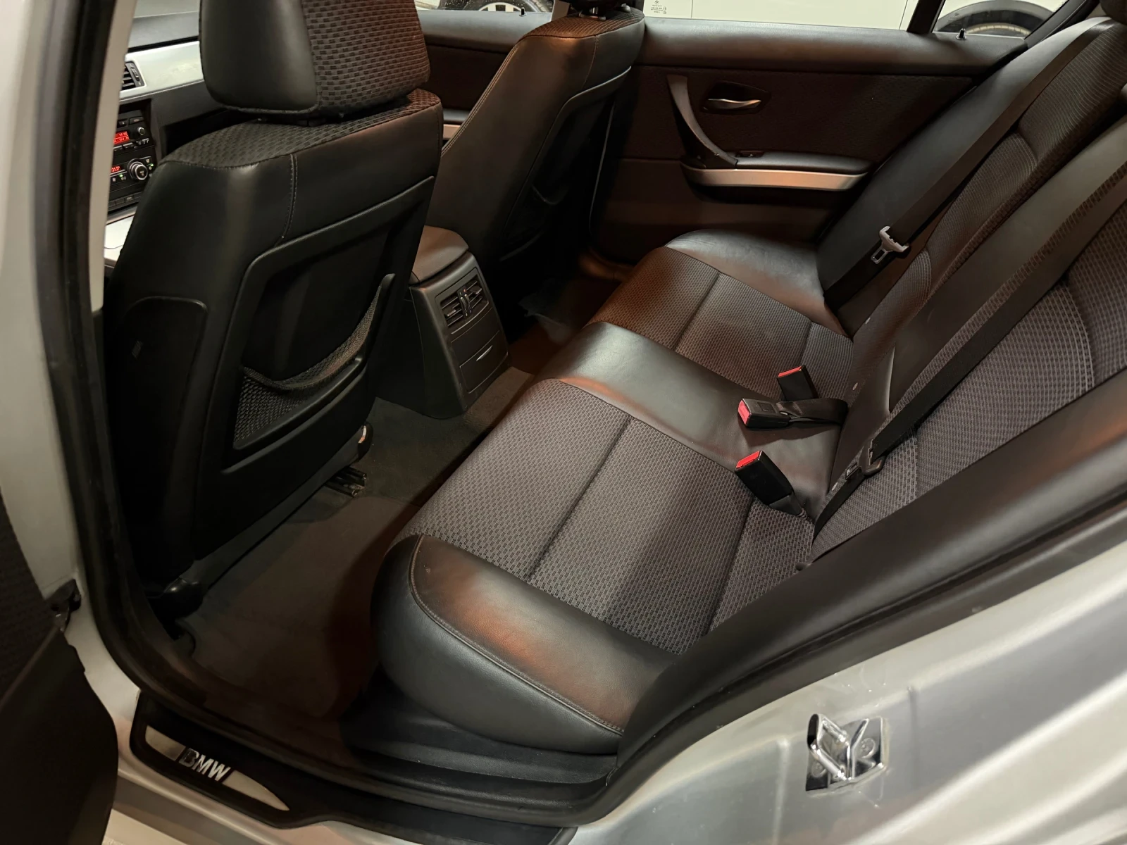 BMW 320, снимка 15 - Автомобили и джипове - 55648893