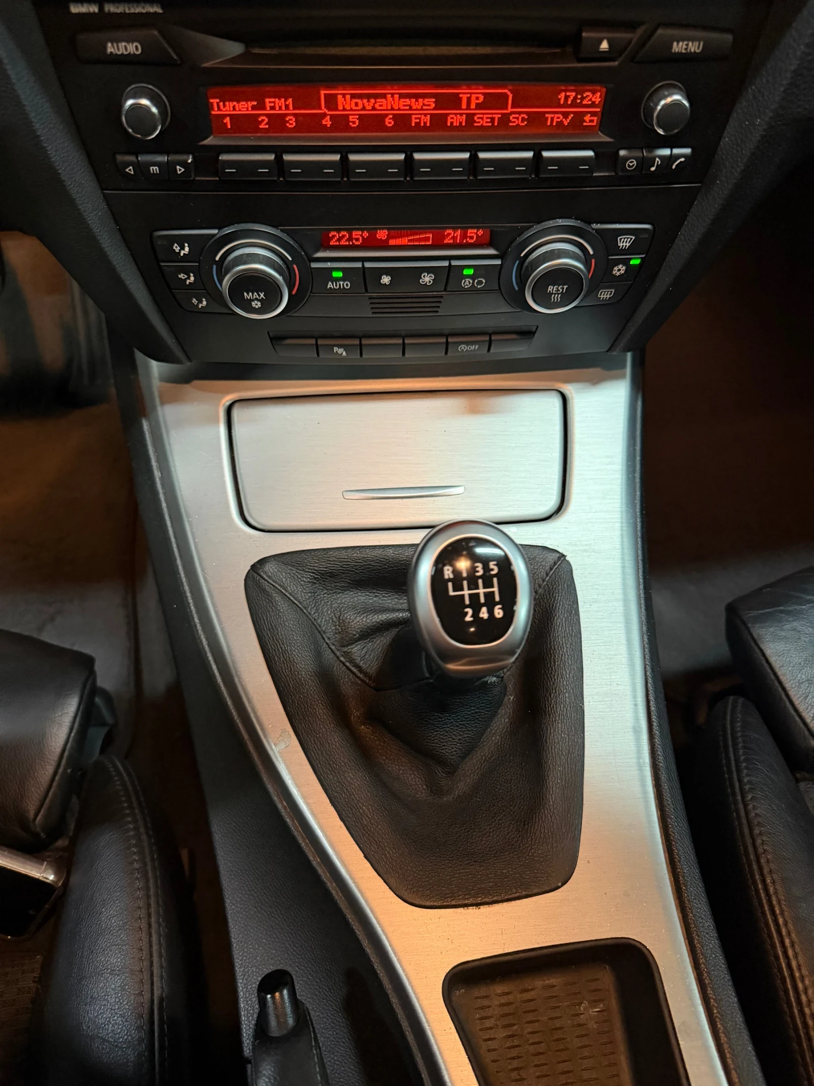 BMW 320, снимка 13 - Автомобили и джипове - 55648893