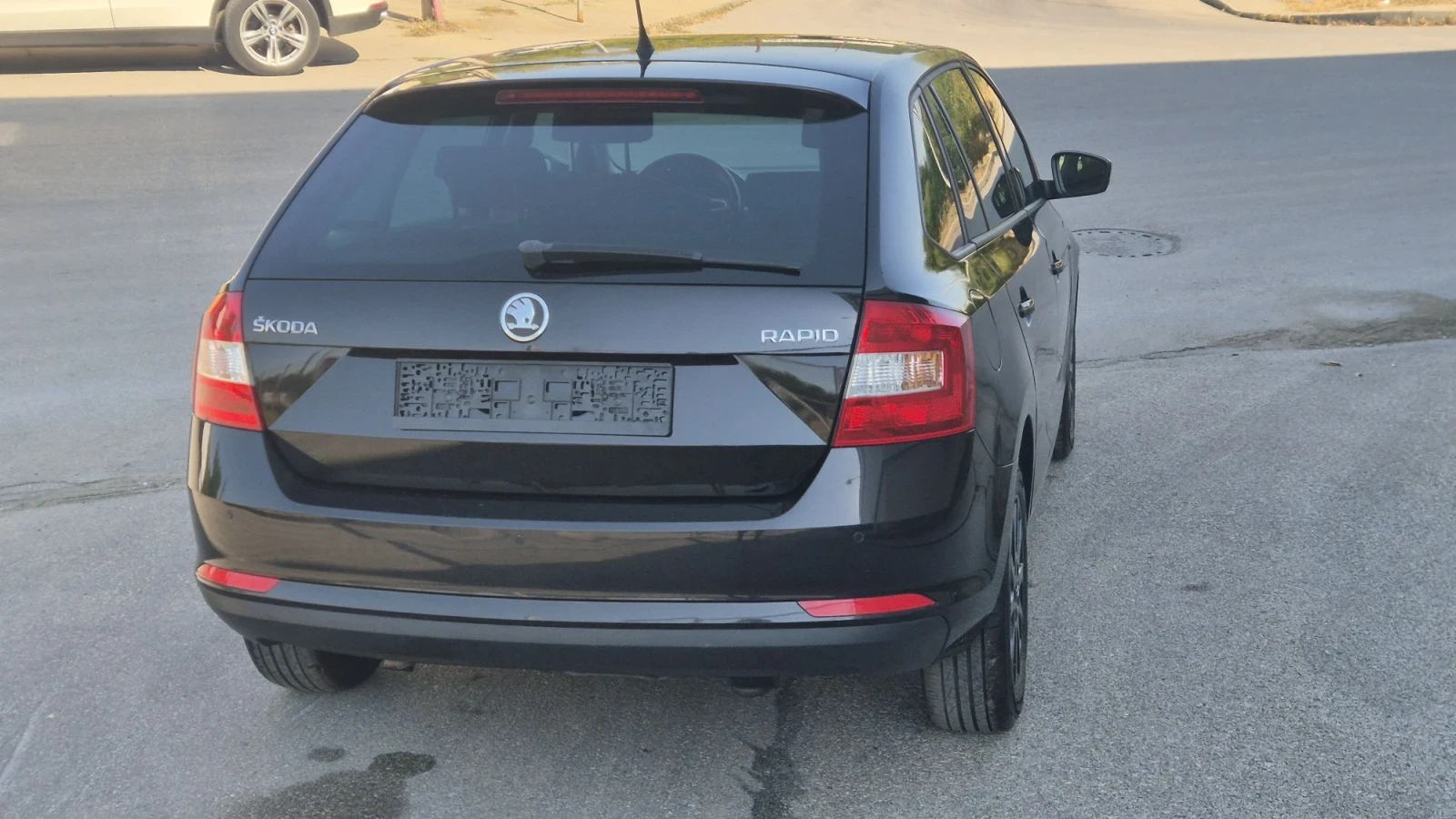 Skoda Rapid Дизел 1600кб, снимка 16 - Автомобили и джипове - 55799626
