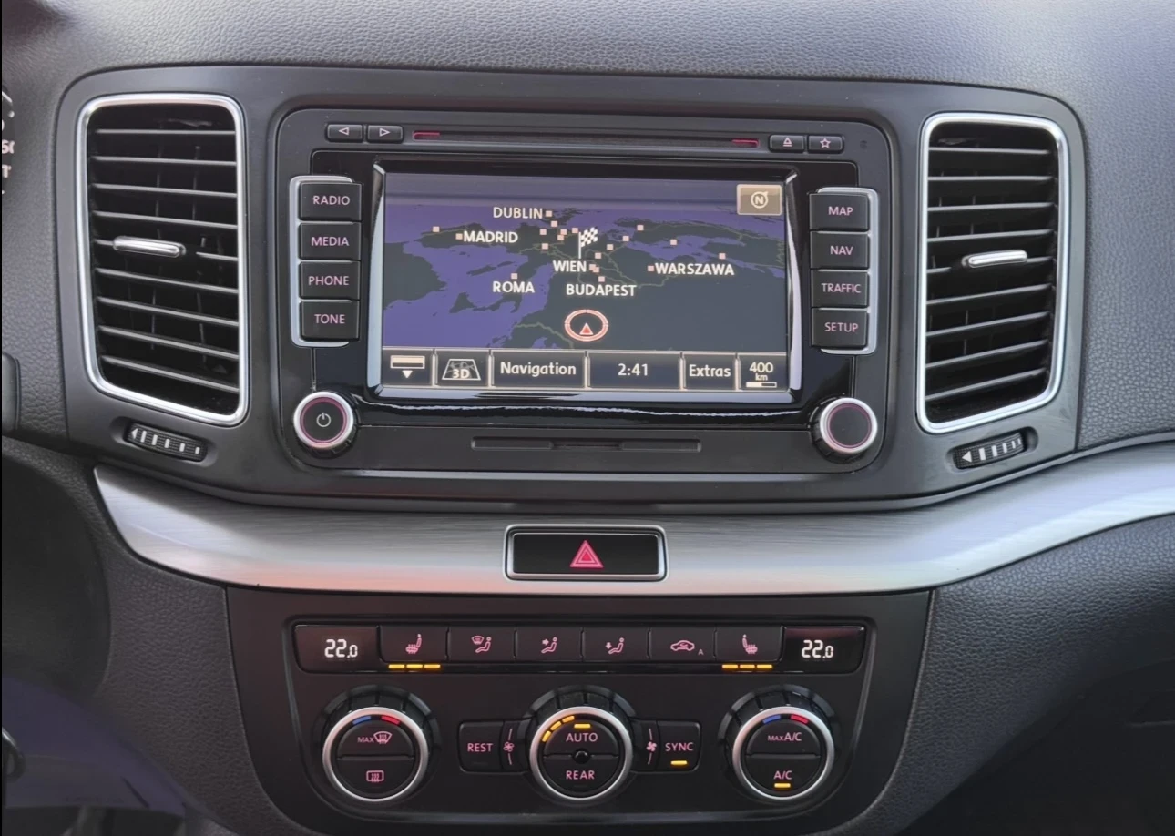 VW Sharan 2.0TDI/Паномара/Full LED, снимка 9 - Автомобили и джипове - 55827105