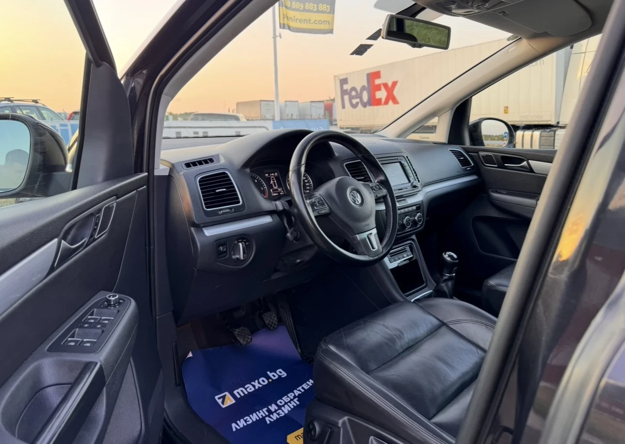 VW Sharan 2.0TDI/Паномара/Full LED, снимка 6 - Автомобили и джипове - 55827105