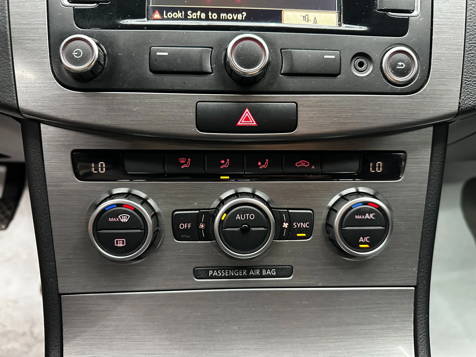 VW Passat 1.6TDI 105кс 6 скорости, снимка 12 - Автомобили и джипове - 56131745