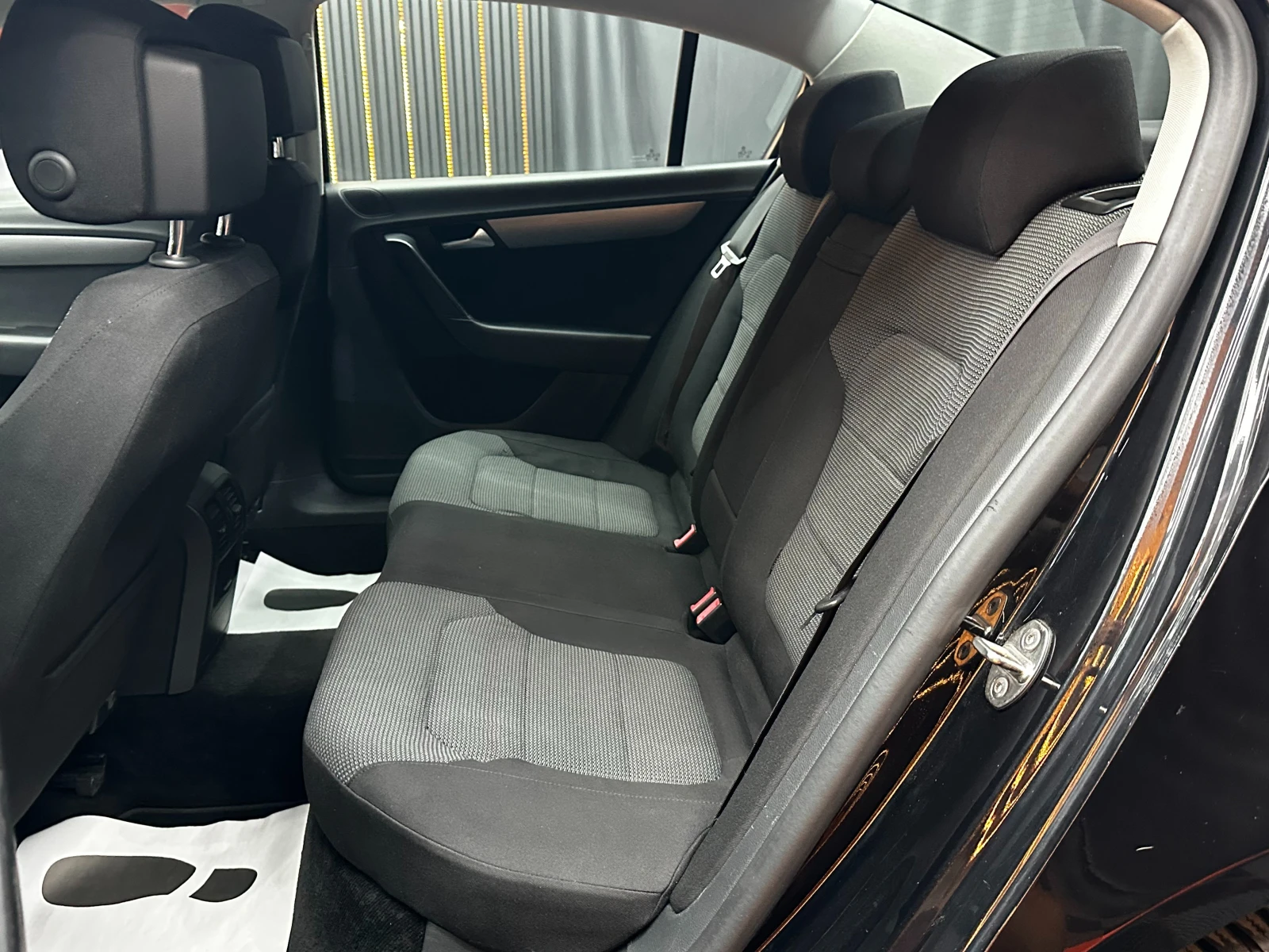VW Passat 1.6TDI 105кс 6 скорости, снимка 9 - Автомобили и джипове - 56131745