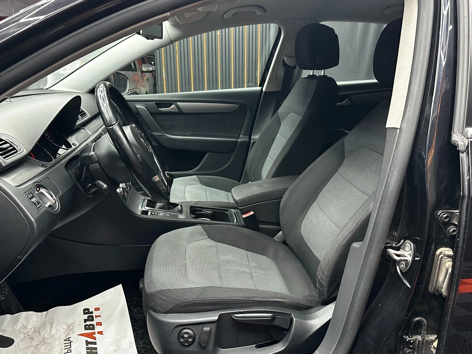 VW Passat 1.6TDI 105кс 6 скорости, снимка 8 - Автомобили и джипове - 56131745