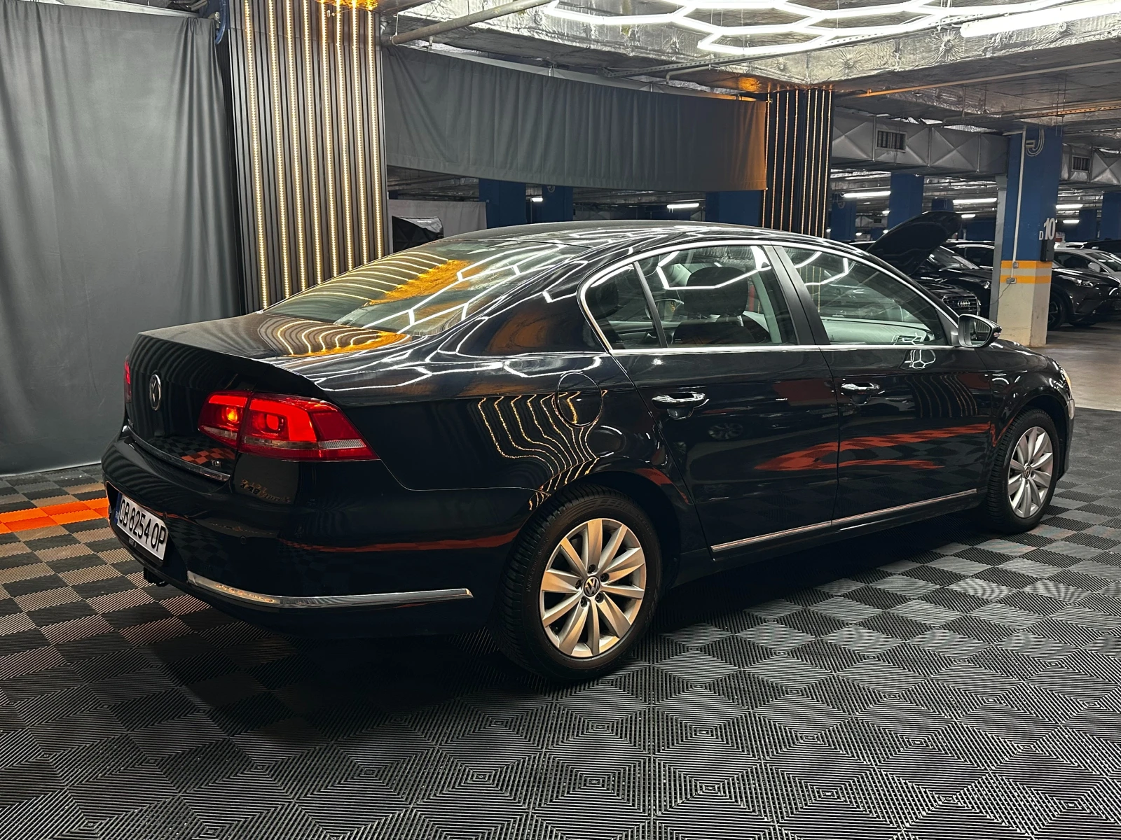 VW Passat 1.6TDI 105кс 6 скорости, снимка 5 - Автомобили и джипове - 56131745
