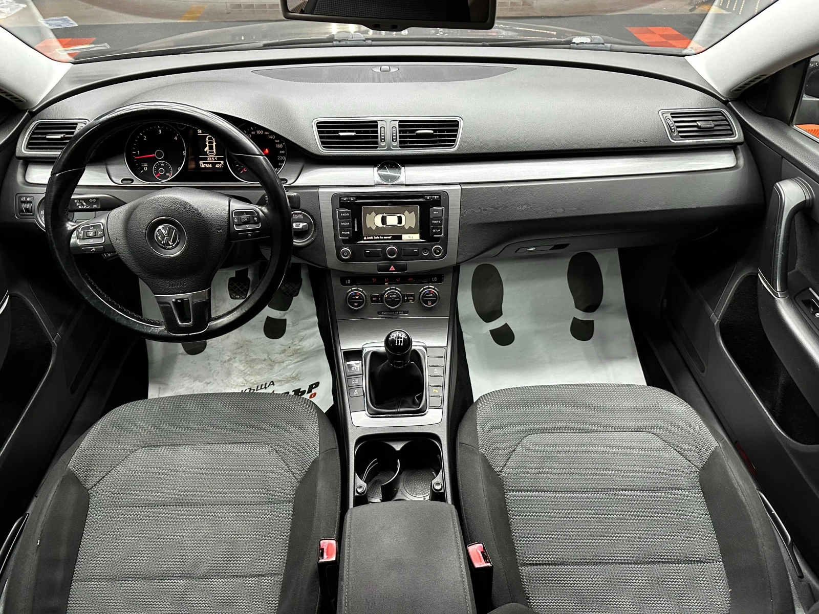 VW Passat 1.6TDI 105кс 6 скорости, снимка 10 - Автомобили и джипове - 56131745