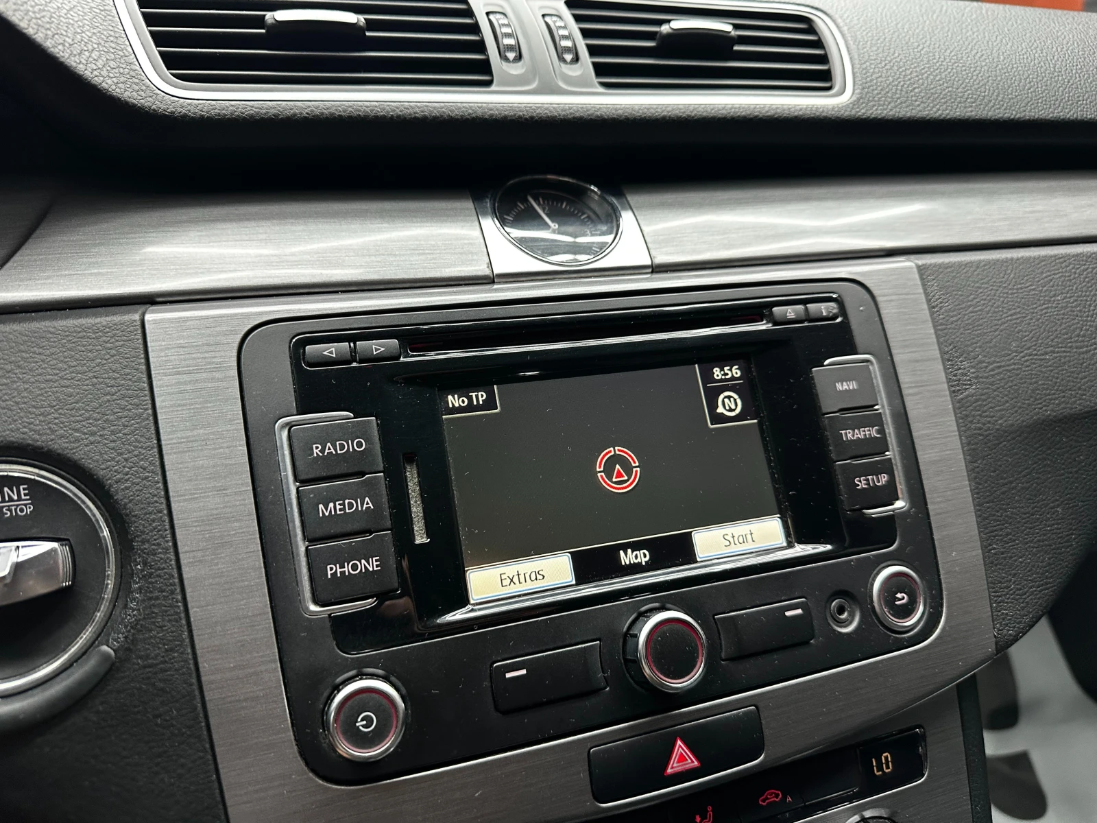 VW Passat 1.6TDI 105кс 6 скорости, снимка 16 - Автомобили и джипове - 56131745