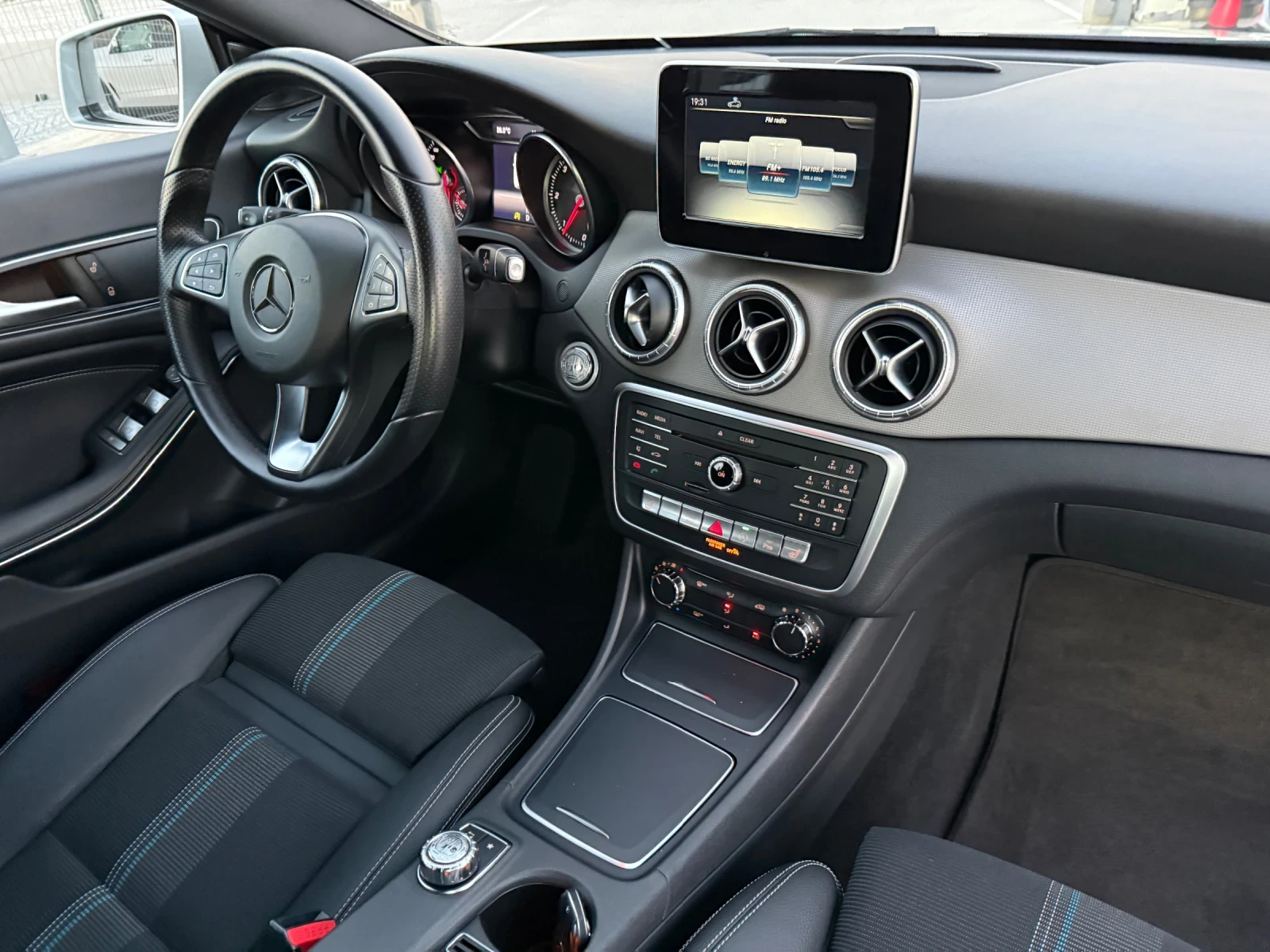 Mercedes-Benz CLA 250 D* 2017г* 212.000КМ* 1ви Собственик* Сервизна Исто, снимка 14 - Автомобили и джипове - 56154079
