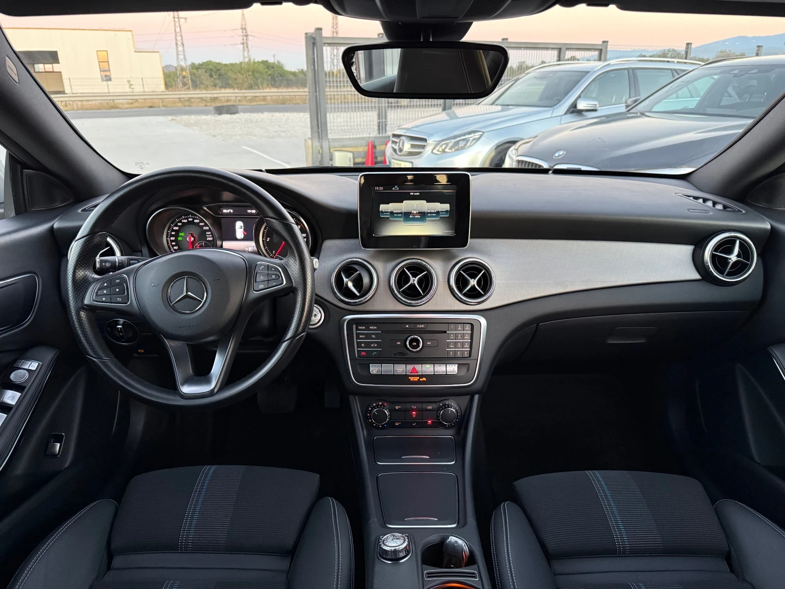 Mercedes-Benz CLA 250 D* 2017г* 212.000КМ* 1ви Собственик* Сервизна Исто, снимка 12 - Автомобили и джипове - 56154079
