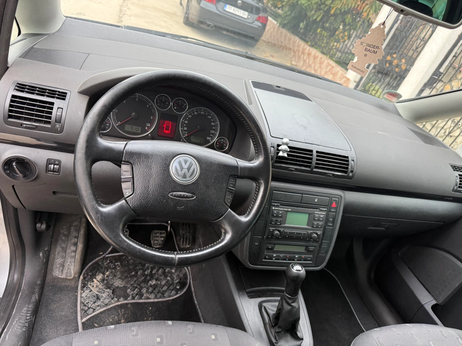 VW Sharan, снимка 6 - Автомобили и джипове - 56547663