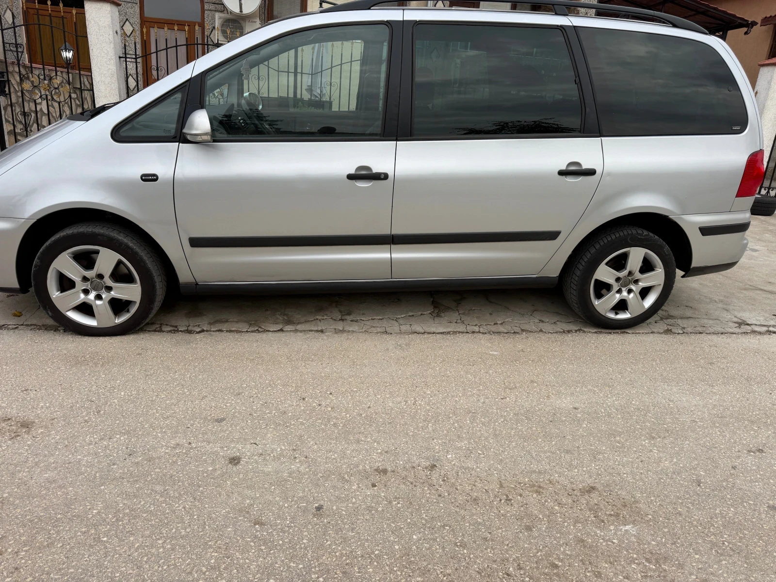 VW Sharan, снимка 2 - Автомобили и джипове - 56547663