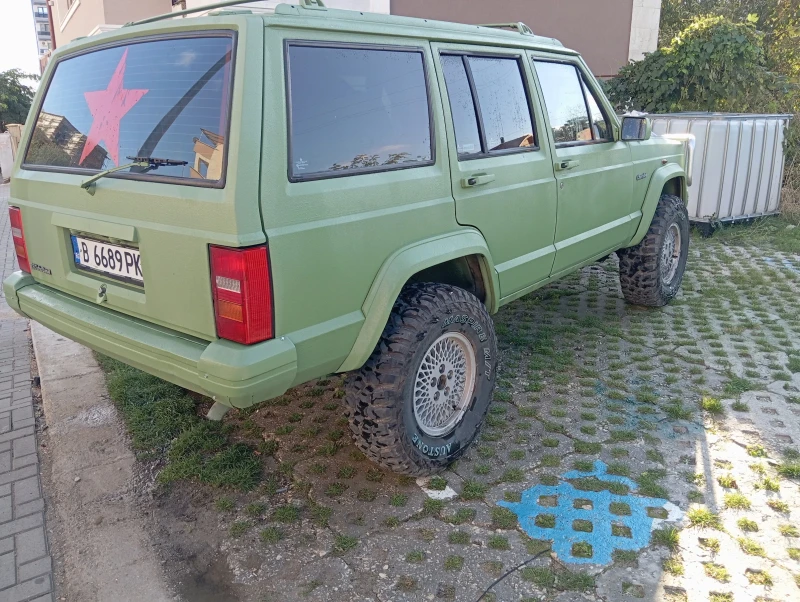 Jeep Cherokee, снимка 2 - Автомобили и джипове - 48625314